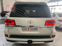 تۆیۆتا لاند کروزەر